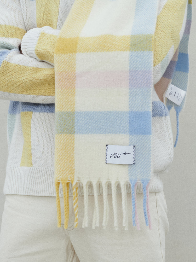 Écharpe tartan couleurs douces 100%laine fabriquée en Italie Vrai Vianney 